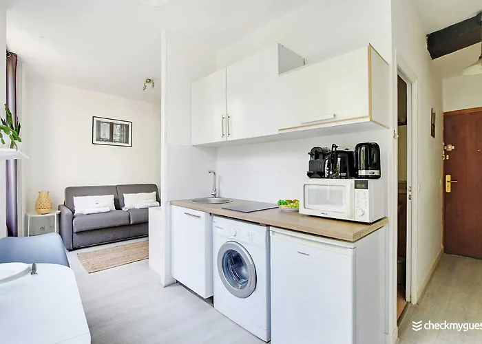 Apartment Cosy In The Heart Of The Marais